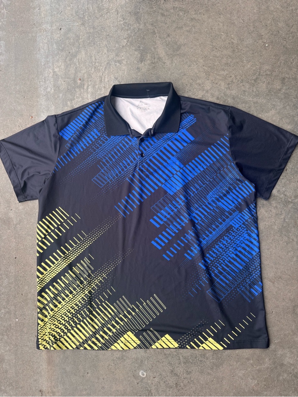 Mens activewear polyester top size 2XL